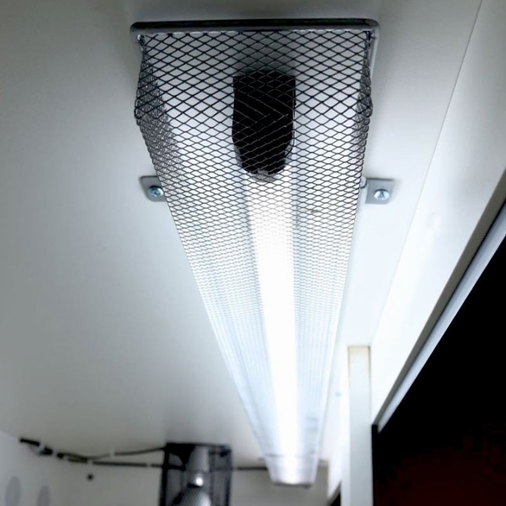 Arcadia Lamp Guard Pro 70 cm - grille de protection pour éclairage terrarium
